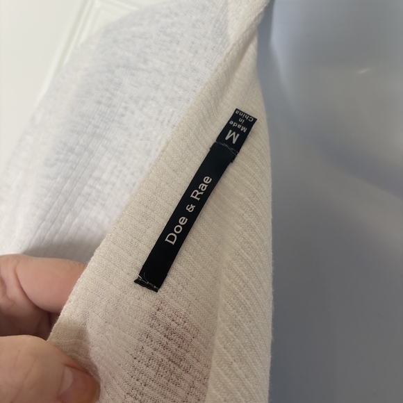 Doe & Rae Cream Button-Front Cardigan Medium - Picture 4 of 4